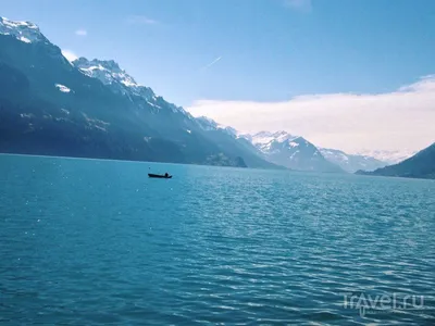 Картинка Озера Бриенц: наслаждение парящим над водой