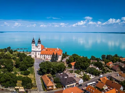 Фотографии озера Хевиз: живописные обои для рабочего стола