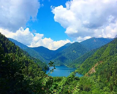 Озеро Рица Абхазия: погрузитесь в его красоту на фото