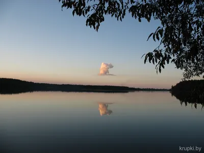 Изображение озера Селява в качестве 4K - обои на телефон
