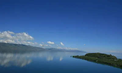 Водные горизонты Озера Севан на фото