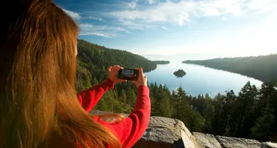 Загадочное Озеро Тахо в Соединенных Штатах на фото