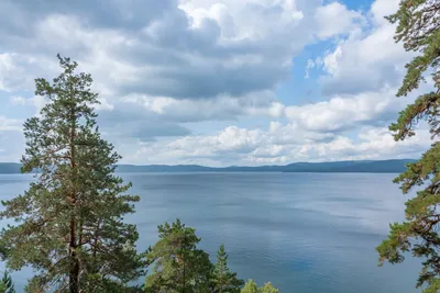 Озеро Тургояк: перламутровые воды и горы вокруг