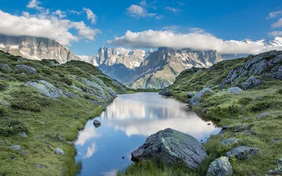 Бесплатные фото озера в горах: выберите разрешение (JPG, PNG, WebP)
