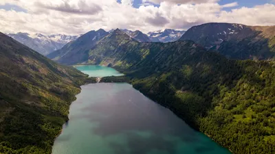 Арт озера в горах: впечатляющее художественное изображение