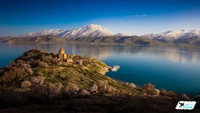 Загадочное Озеро Ван в Турции в объективе камеры