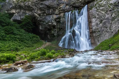 Впечатляющие фото пансионата Водопад возле водопадов Абхазии