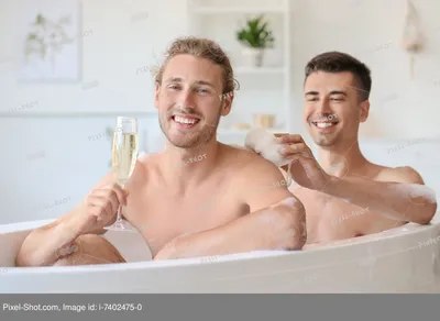 13) Пара в ванной: современные изображения для скачивания