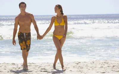 Фото пары на пляже: искренние эмоции и счастливые моменты