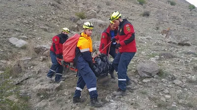 Фото парней в горах: потрясающие изображения природы