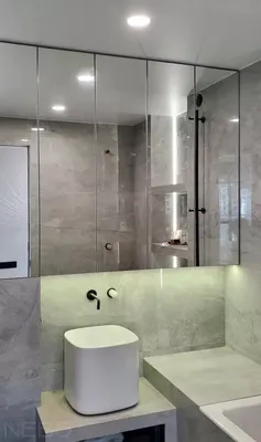 Фото пенала в ванную комнату с встроенным зеркалом