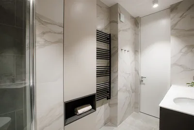 Пенал для ванной комнаты: организация пространства с элегантностью