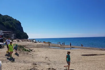 Фото песчаного пляжа в Пицунде - лучшие снимки