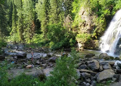 Фото Пещерского водопада в Алтайском крае