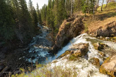 Обои на телефон с изображением Пещерского водопада