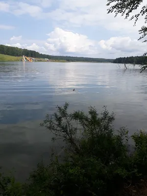 Изображение пещерского водопада - неповторимая красота горного ущелья