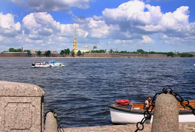 Фото с потрясающими постройками Петербурга