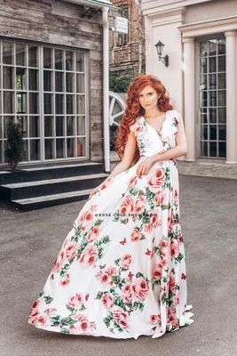 Эксклюзивное изображение платья из роз в формате png