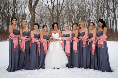 Белоснежные мгновения: Платье на свадьбу подруги зимой в разных размерах