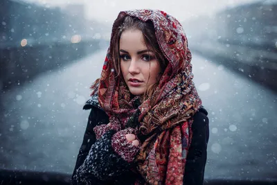 Зимняя стильная одежда: Платок на голову в различных размерах
