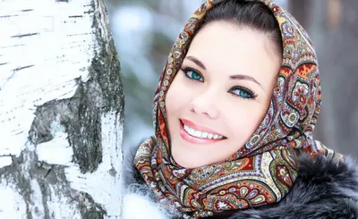 Теплые воспоминания: Фотографии с платком на голову зимой