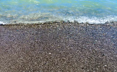 Пляж Алупка на фото: идеальное место для романтической прогулки
