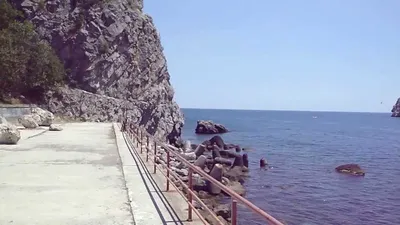 Новые фото пляжа Гуровские камни в Гурзуфе