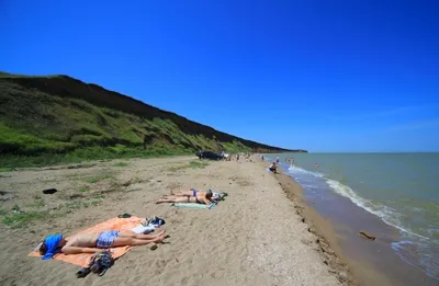 Пляж Меляки в Ейске на фотографиях - место, где можно насладиться морским бризом