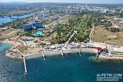 Фото Пляжа парка Победы в Севастополе - место для активного отдыха