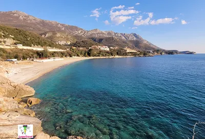 Фото пляжа в Черногории для использования на сайте