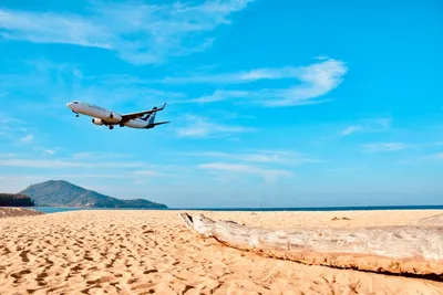 Фото: Пляж с самолетами в Пхукете - фотографии, запечатлевшие красоту и динамику.