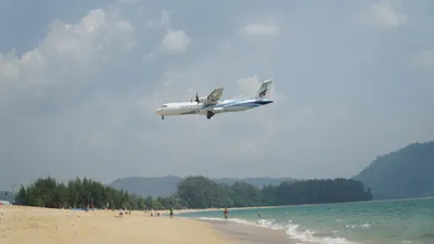 Фото: Пляж с самолетами в Пх