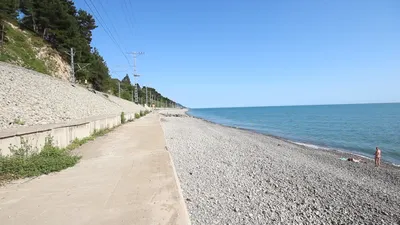 Фото пляжа Солоники в Лазаревском с разными форматами