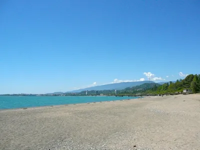 Фото пляжа Сухуми для скачивания бесплатно