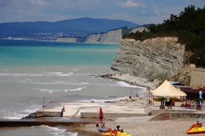 Пляж в Дивноморском на фото - скачать в 4K разрешении