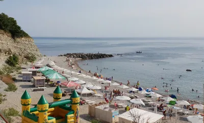 Пляж в Дивноморском на фото - скачать в 4K разрешении