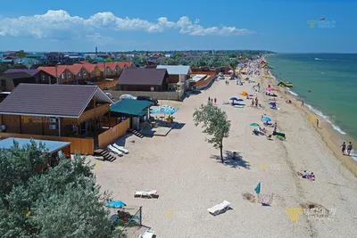 Фото пляжа в Голубицкой - солнечные дни на берегу моря