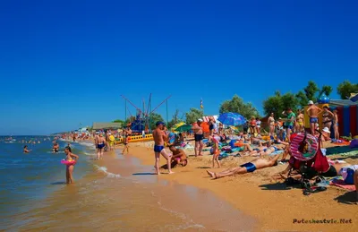 Фото пляжа в Голубицкой - место для активного отдыха и водных развлечений