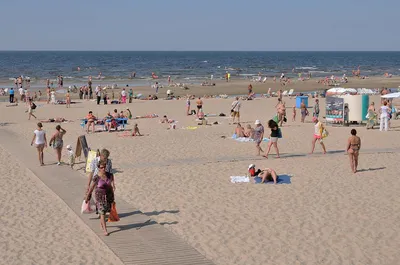 Фото пляжа в Юрмале - выберите размер и формат для скачивания (JPG, PNG, WebP)