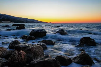 Пляж Зеленый Мыс Алупка: великолепие морского побережья на фото