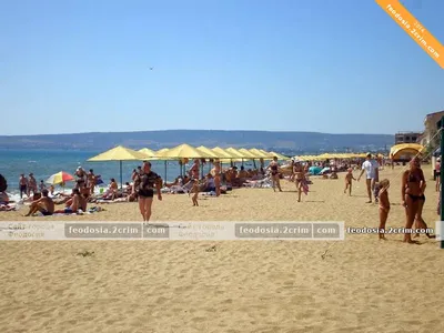 Прикоснитесь к красоте пляжа жемчужный феодосия с помощью этих фотографий.