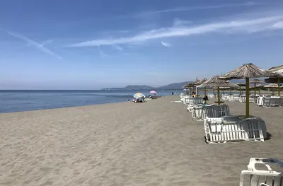 Пляжи Черногории: насладитесь морскими просторами на фото
