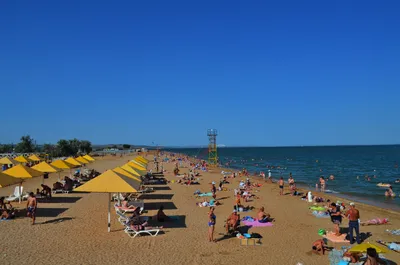 Фото пляжей Керчи с разными видами пляжной культуры