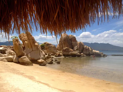 Фото пляжей Нячанга: выберите размер изображения и формат для скачивания (JPG, PNG, WebP)