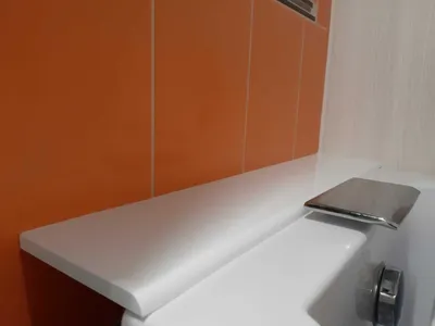 Фото плинтуса в ванной (4K)