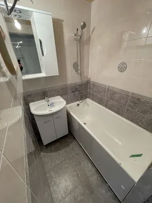 Арт-фото ванной комнаты в хрущевке в формате 4K