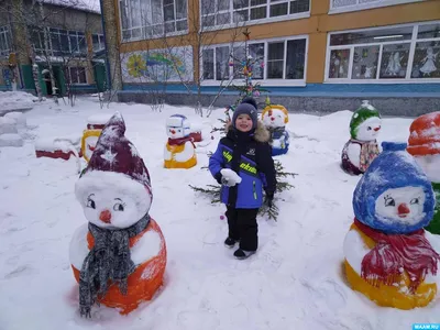 Поделки из снега на участке детского сада  фото