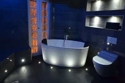 Фотографии ванной комнаты с подсветкой в стиле арт