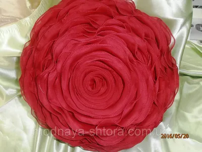Идеальная подушка роза для вашей спальни