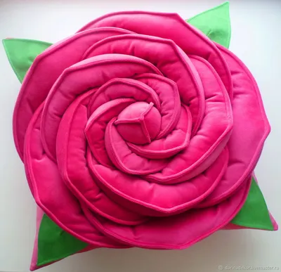 Подушка роза: идеальный подарок для любителей цветов